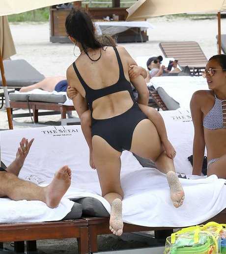 kurvige latina-onlyfans heiße erotische archiv