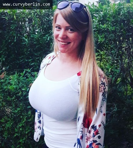 asiatisches dienstmädchen nur fans kostenlose nackten fotos