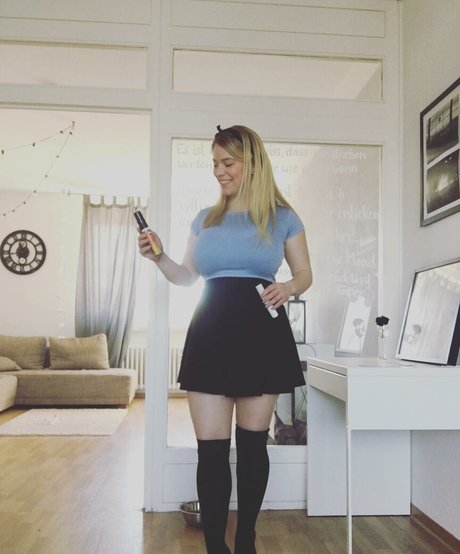 Laura Katz nackt porno galerie