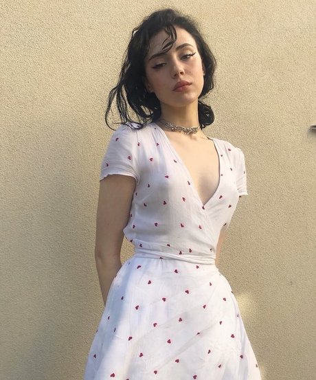 Mina Bell sexy schöne foto