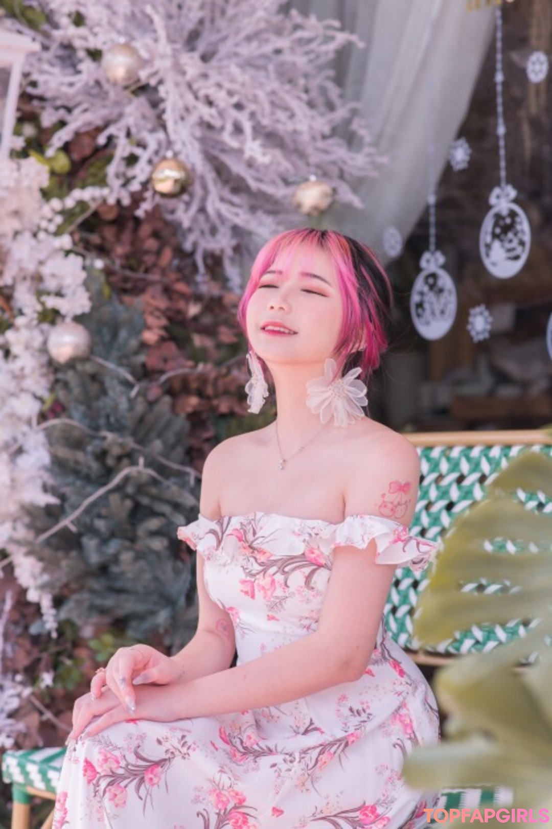 Akaei Ray exklusive freie galerien