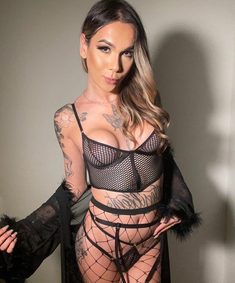 bruninhatgirl sexy heiße foto