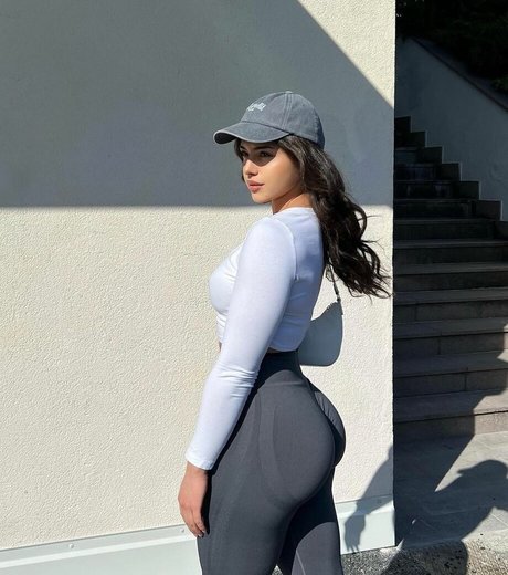 tatia labos perfekte porno bilder
