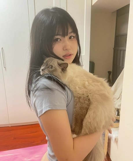 ZhouYiQin kostenlose nackt bilder