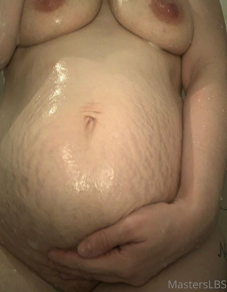 vollbusige brünette onlyfans erotische kunst bild