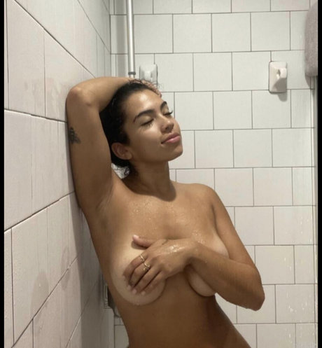 asiatische influencer-onlyfans kunst xxx galerie