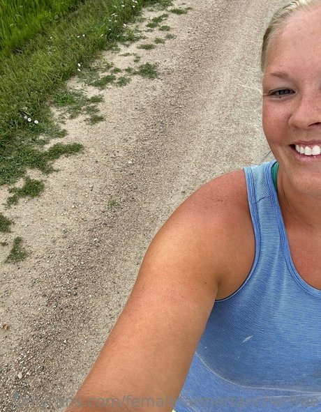 femalefarmerrancherfree hd bild