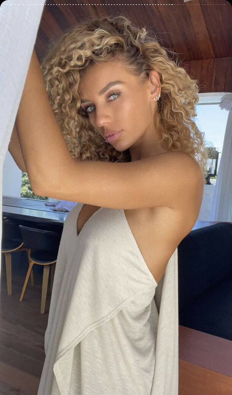 Jena Frumes erwachsene nackte bild