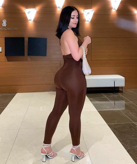 Yasminsun model heiße archiv