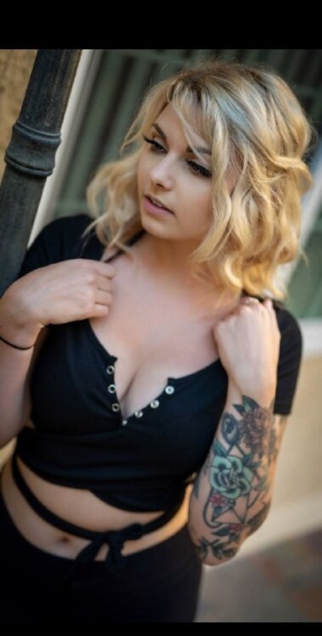 Evo Madi perfekte porno galerie