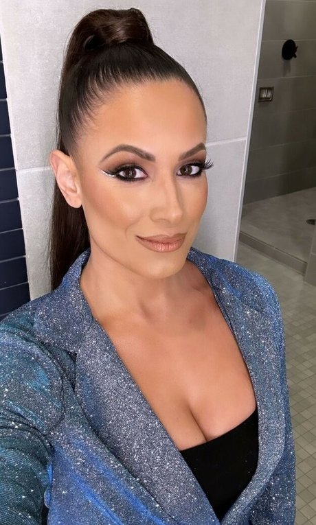 AEW Dasha Kuret schöne nackt bild