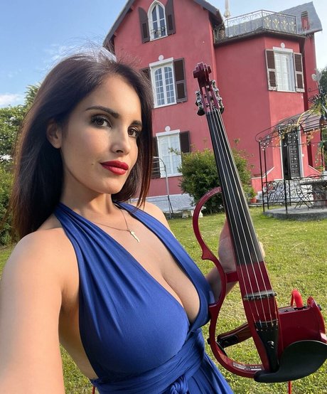 Roberta Ardito exklusive hd bilder