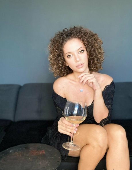 melanianew kunst hd bild