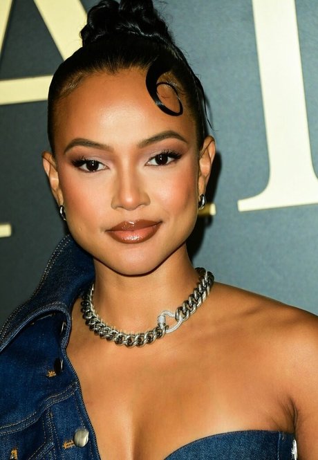 Karrueche sexy exklusive bild