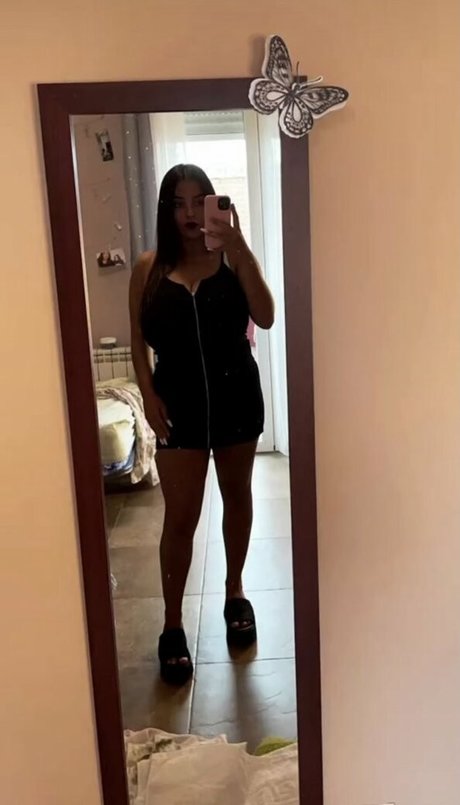 kurvige latina-onlyfans top schöne bild