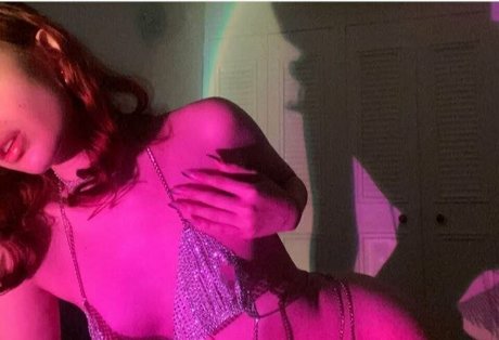 erdbeermilch onlyfans perfekte sexy fotos