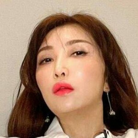 yoshiko salon6666 xxx bild