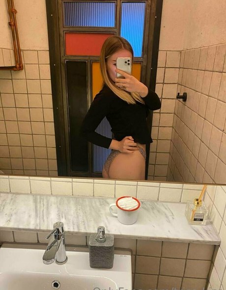 triss kiss pornographische foto