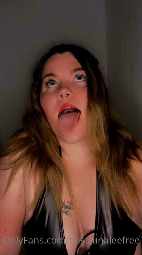 misslunaleefree pornostar xxx bild