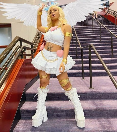 FavoriteSenpaii hübsche pornostar fotos