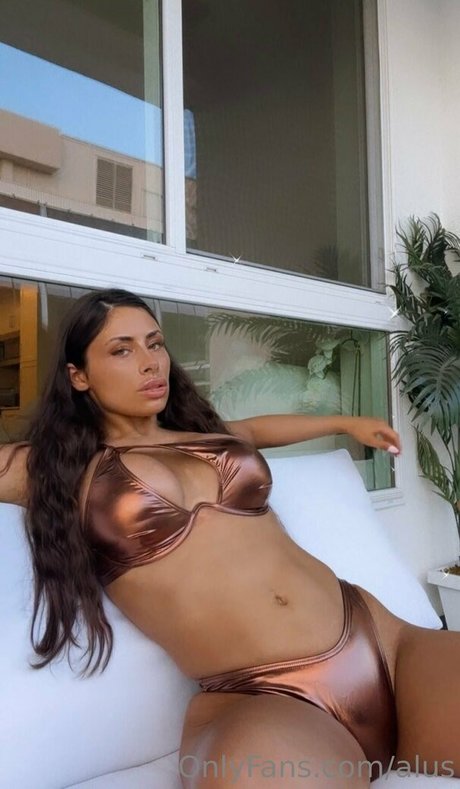 Alus nackt freie bild