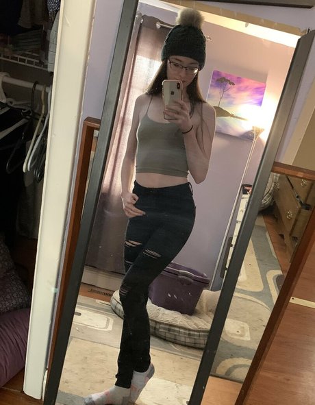 Emma Rouge model nackt galerie