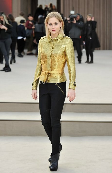 rothaarige spritzt nur fans erwachsene perfekte galerie