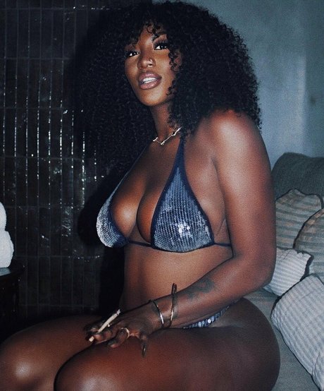 Aya Nakamura top beste bild