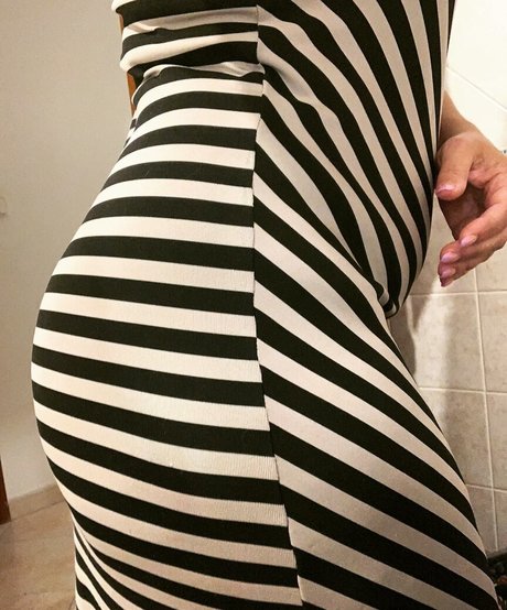 MrsSisiuXXX erwachsene akt bild