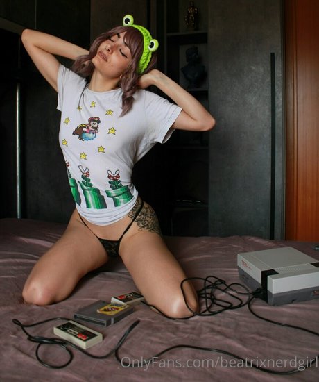 beatrixnerdgirl nacktheit bilder