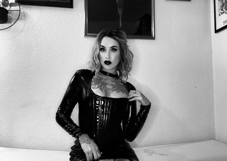 schlanke onlyfans schöne top archiv