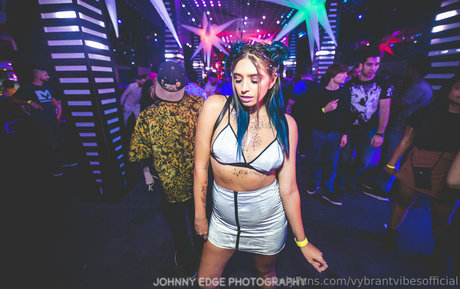 vybrantvibesofficial porno kostenlose bilder