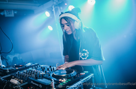 vybrantvibesofficial erotische sex galerien