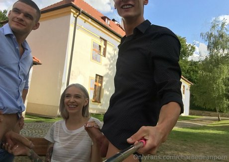 charliedeanporn freie pornostar bilder