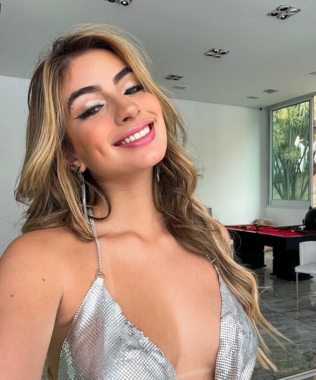 Julia Puzzuoli freie porno foto
