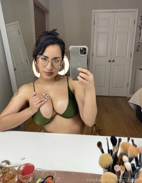 venusbaby2_ schauspielerin nacktheit foto