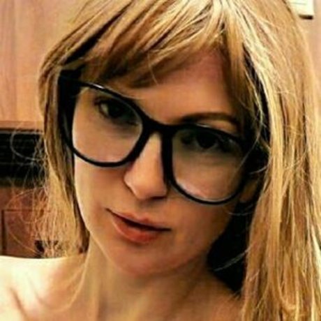 minifoxxx model erotische bild