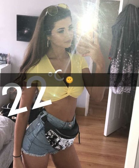 Laura Brophy sexy top archiv