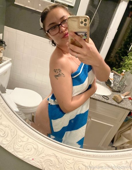 lolaslimm nackt erwachsene fotos