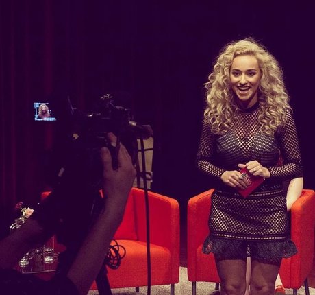 Zimra Geurts exklusive hd foto