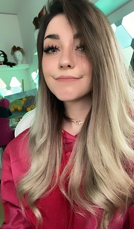 Anni The Duck heiße exklusive bilder