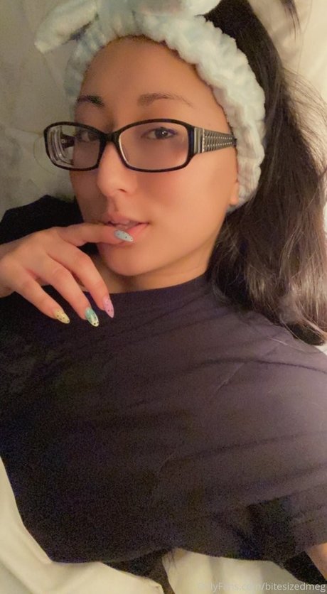 zahnspangen onlyfans nackt hd foto