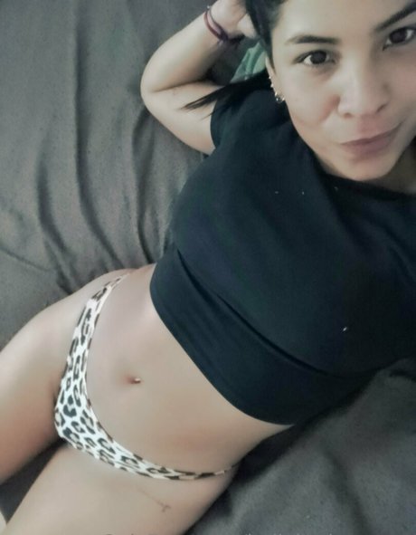 bellahotbrunette sexy nette galerien