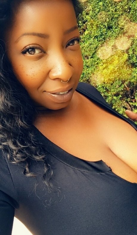 vanessablue schauspielerin nackten galerien