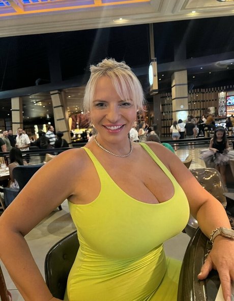 Tori Hendricz top schöne fotos