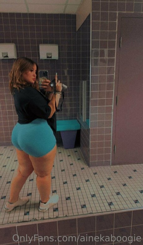 ainekaboogie hübsche nackten foto