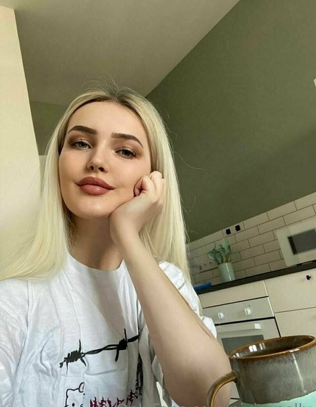 pixie polly nacktheit exklusive bild