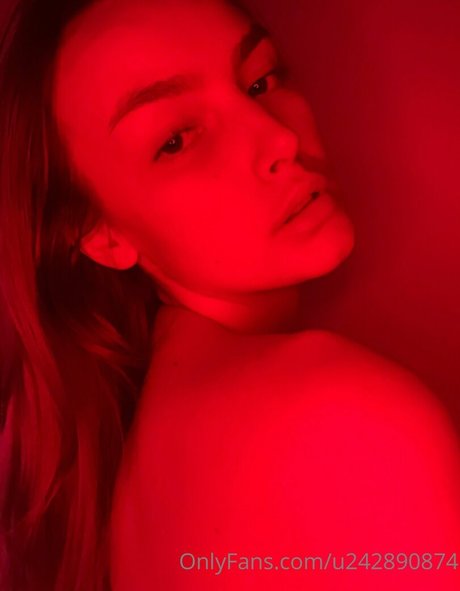 callme naomi hübsche nackten galerien