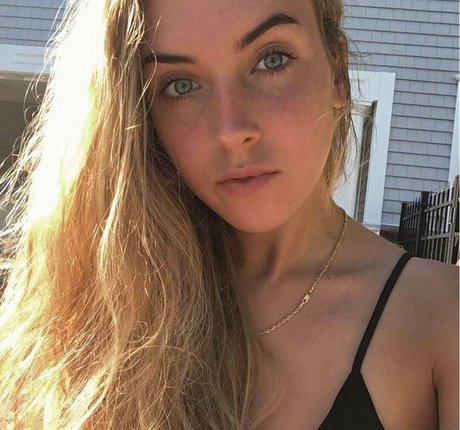 emilycc heiße pornographische bilder