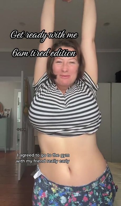 SliceOfSalami schauspielerin akt foto